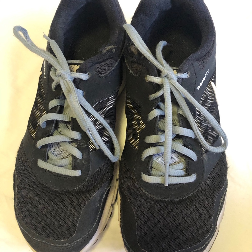 Women’s Nike sneakers